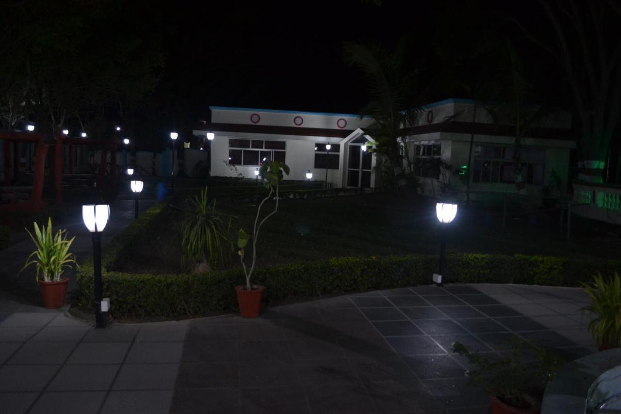 Fun And Food Resort & Holidays Harsola Extérieur photo