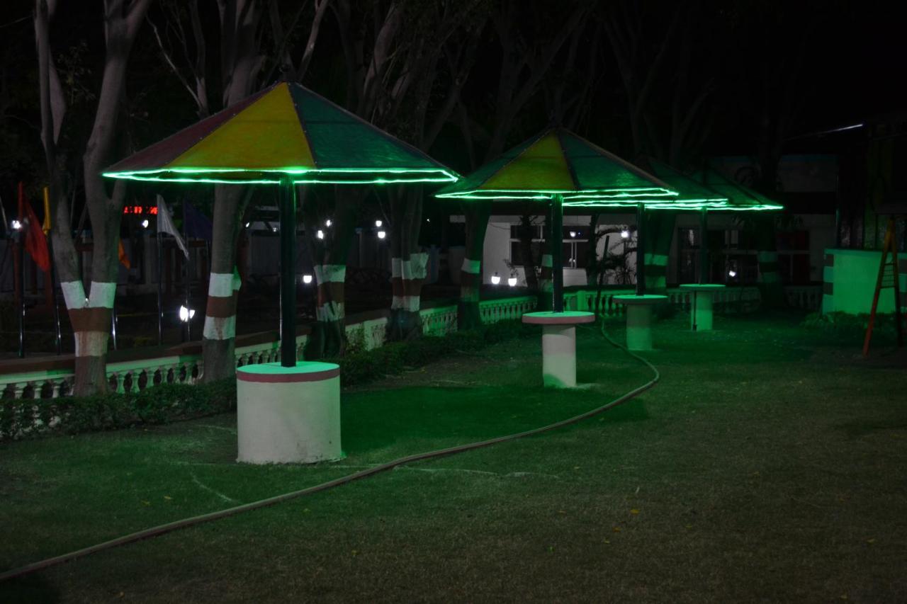 Fun And Food Resort & Holidays Harsola Extérieur photo
