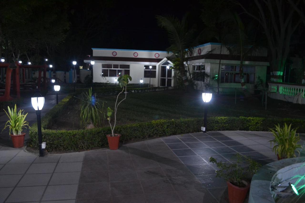 Fun And Food Resort & Holidays Harsola Extérieur photo